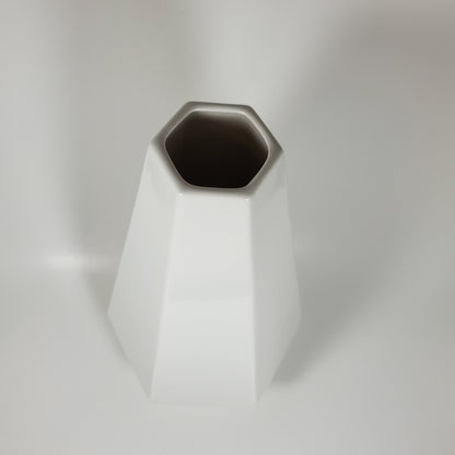 White geometric ceramic vase - Tamayne's Decor & Events